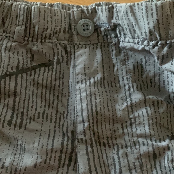 REI brand hiking shorts. Blue, Small, button close. - Picture 5 of 7